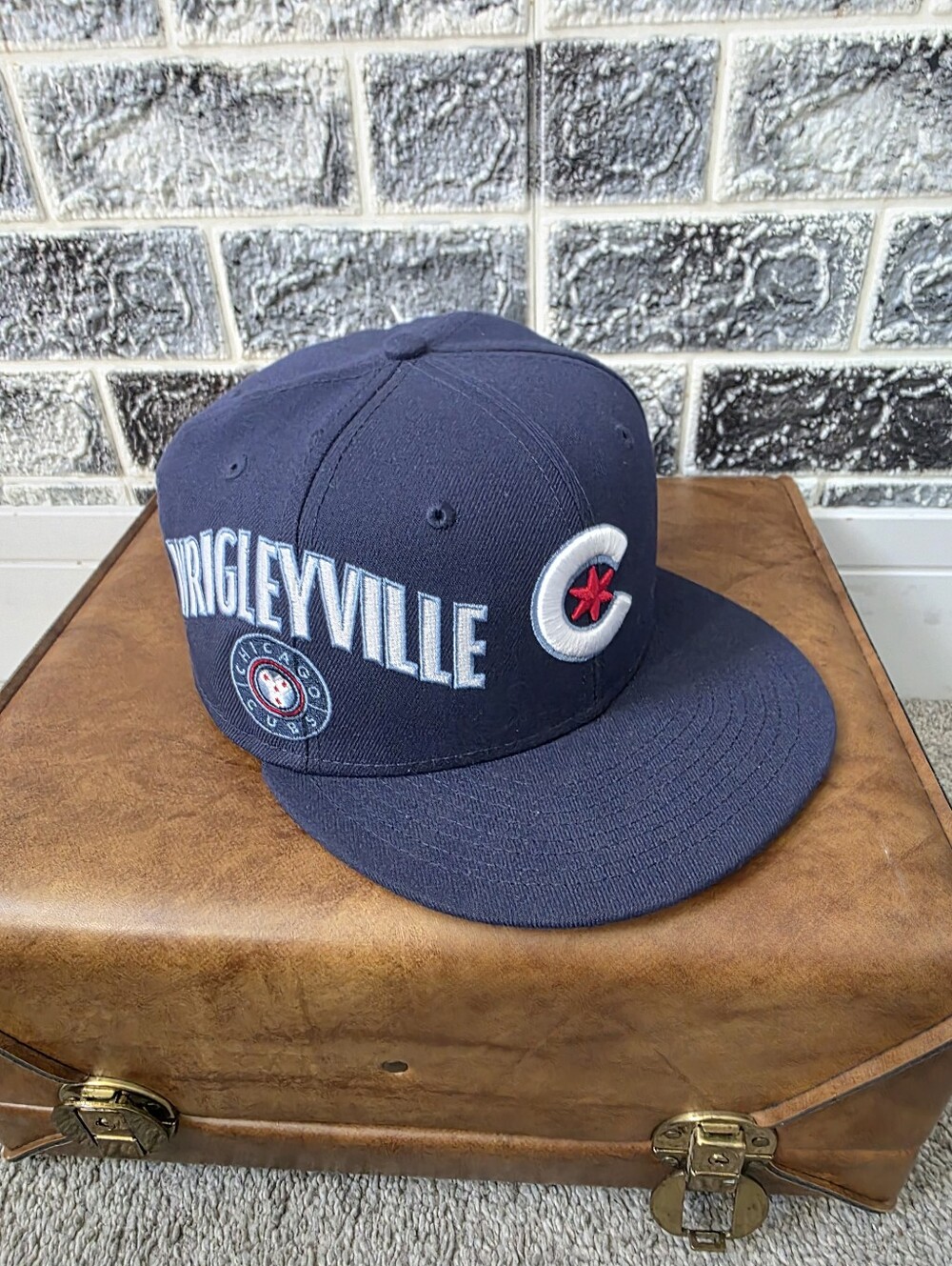 New Era Navy Wrigleyville Snapback Hat with White & Red Accents Size 7 1/4